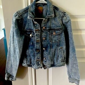 Gap women’s size small acid wash puff sleeve denim jacket